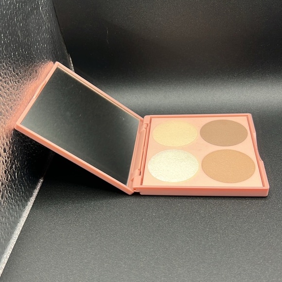Doll Face Contour Wizard Sculpt & Highlight Palette - Picture 3 of 5